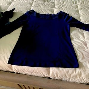 Beautiful blue 3/4 sleeve top